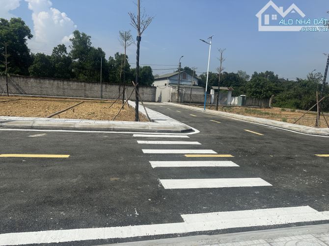 Bán gấp đất ngã 4 lục quân Ql21 cổ đông Sơn Tây, Hà Nội.DT 200m2 MT 10m full thổ cư,giá th - 1