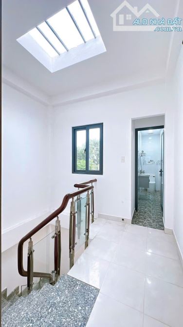 BÁN NHÀ ĐẸP 5 TẤM QUẬN 4 NGAY VĨNH KHÁNH PHỐ ẨM THỰC DT 3.1*10 GIÁ 4 TỈ 950 TL GIÁP Q1 - 13