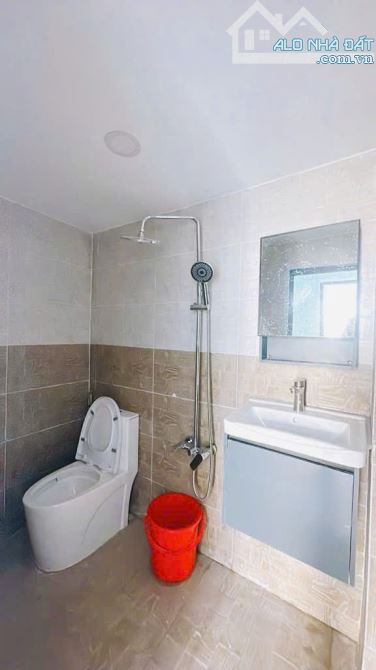 MẶT TIỀN KINH DOANH  TÂN VĨNH ĐƯỜNG SỐ  TRUNG TÂM Q4  CÓ 2 TỶ - 2