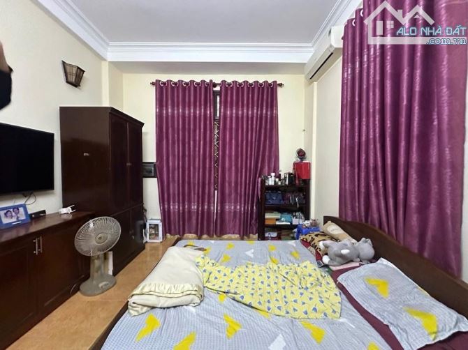 🏠Bán nhà Cầu Giấy - 70m x Mt 4.5M - 30m ra phố, ô tô gửi bãi cách 40m - 2
