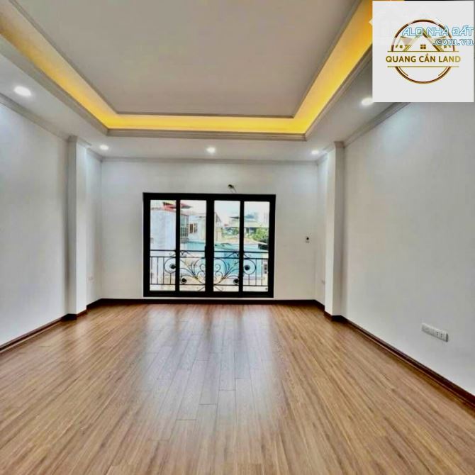 Phố Trần Khát Trân -  thang máy 30m ô tô tránh - gần chợ - thoáng - 40m2 - 7.5 tỷ - 2