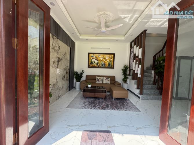 Hạ sốc, bán nhanh nhà mới Thạch Bàn hiện đại, tiện ích, 5.65 tỷ - 2