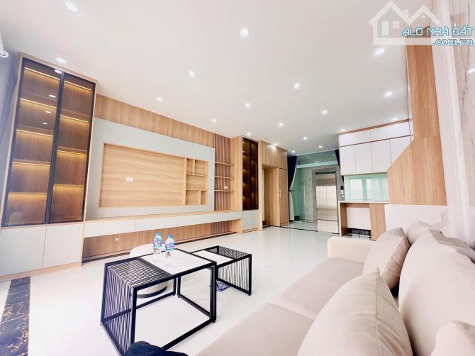 20 tỷ Phân Lô Bộ Công An - Bùi Xương Trạch - Thanh Xuân - 50m2 x 6T - Thang Máy - MT 4.5m - 2