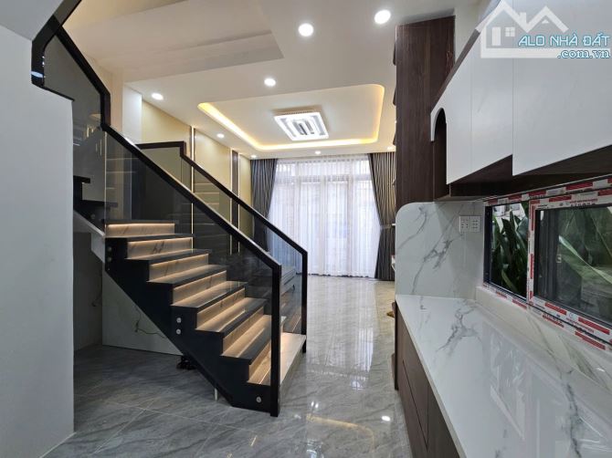 🌹🌹 Nhà mới xây. Kế Đường Trần Trọng Cung, Vincom Q7. Nhà 3pn, 3 wc. Full nội thất - 2