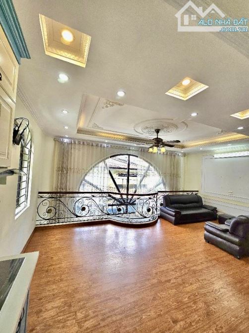 Bán Nhà Sài Đồng 50m2-hơn 11 tỷ-6 TẦNG THANG MÁY-Ô TÔ TRÁNH-LÔ GÓC-SỔ VUÔNG-NỞ HẬU - 2