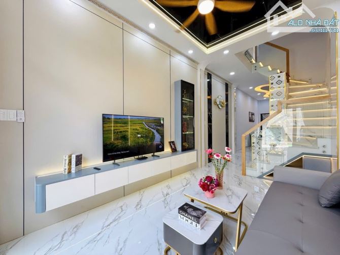 🏡 Nhà mới 4 tầng BTCT – Full nội thất – Gò Vấp 📍 Hẻm xe hơi, gần UBND Quận – 46m² 🛏 4PN - 2