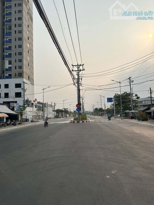 Bán đất mặt tiền đường Tạ Quang Bửu Phường 6 Quận 8. Thửa đất lô góc, nở hậu, DT Lớn - 2