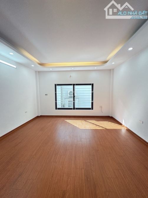 Phúc Đồng nhà 5 tầng mới- Bán nhanh nhỉnh 5 tỷ- Ô tô đỗ gần - 2
