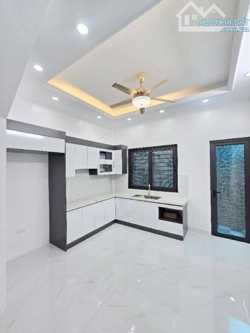 Bán nhà Đông Mỹ, Thanh Trì 60m2 x 4,5 tầng, ô tô đỗ cửa, giá 5,4 tỷ - 2