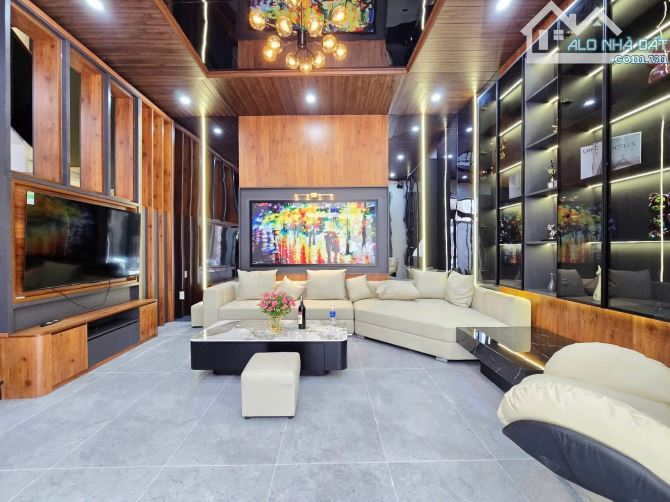 BÁN NHÀ VIỆT HƯNG 150M2, GIÁ CHỈ 23.5 TỶ, MT9M, Ô TÔ, SÂN VƯỜN, THOÁNG ĐẸP - 2