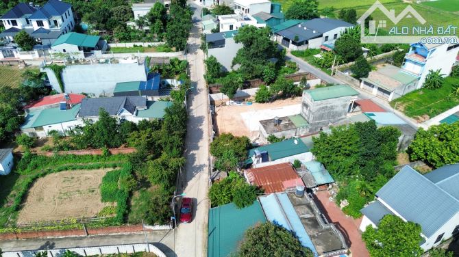 Bán gấp đất ngã 4 lục quân Ql21 cổ đông Sơn Tây, Hà Nội.DT 200m2 MT 10m full thổ cư,giá th - 2
