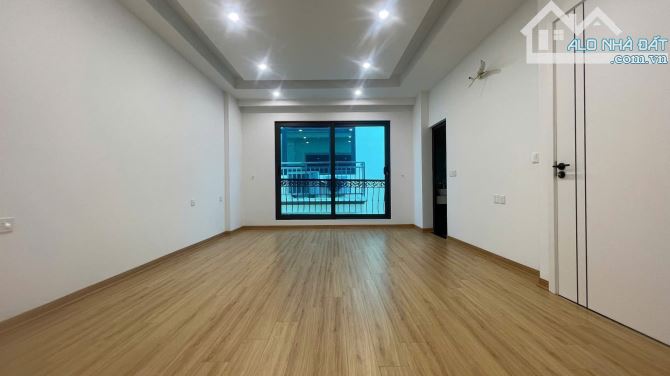 Nguyễn Ngọc Nại_Thanh Xuân_Nhà Mới Thang Máy_1 Nhà Ra Phố_oto _Dt 40m_7T_Mt5.9_Giá 17.1 Tỷ - 2