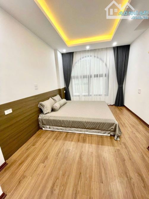 Cực Hiếm: Bán Nhà Xây Mới Cầu Giấy - DT 35m2 x 5 Tầng - Tặng Full Nội Thất - Giá Nhỉnh 8Tỷ - 2
