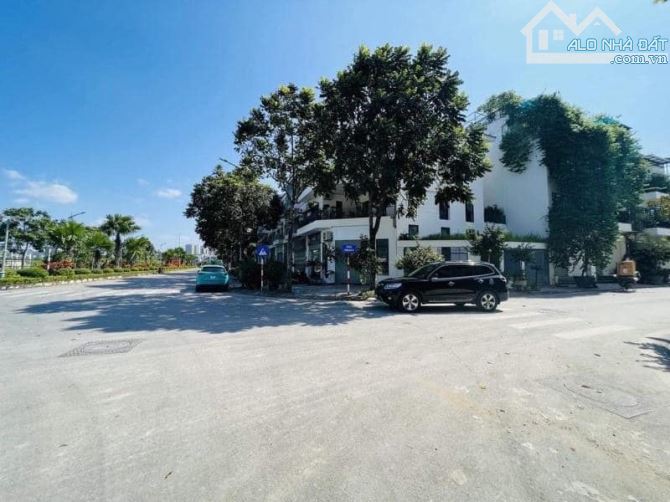 Đỉnh nóc!! BT Xuân Phương Tasco 3 mặt tiền - trục chính kinh doanh - View hồ công viên - 2