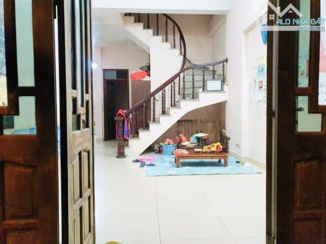 Bán nhà 4 tầng Vũ Đức Thận , Lô góc , ngõ thông , ô tô đỗ , đầu tư sinh lời - 2