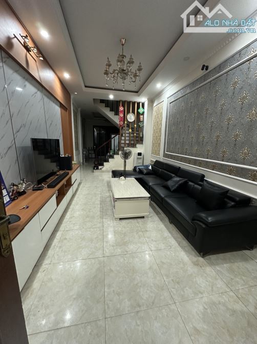 Bán nhà Quan Nhân 62m2 vị trí đẹp ngõ thông rộng SH quay đầu 2 mặt thoáng 15.5 tỷ - 2
