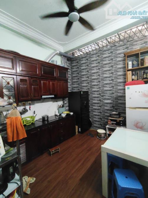 Bán Nhà Lê Thanh Nghị - Đất Học - Mặt Tiền Rộng - Vài Năm Mới Có Người Nhờ Bán - 2
