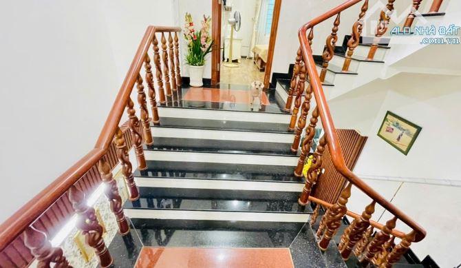 BÁN BIỆT THỰ MẶT TIỀN XE TẢI –100M² (5*20) 4 TẦNG – TĂNG NHƠN PHÚ A – CHỈ 10 T - 2