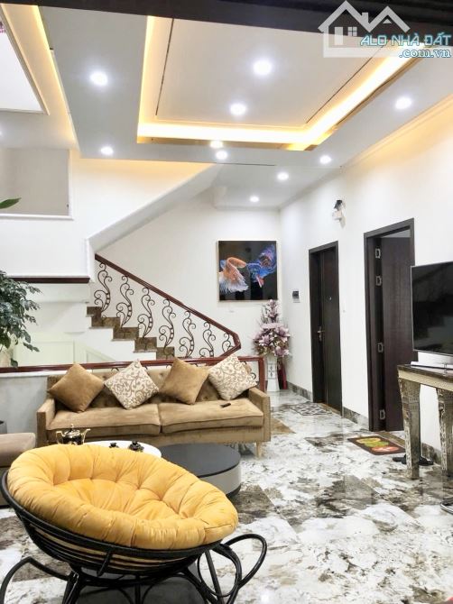 SIÊU PHẨM 4 TẦNG– NGANG 15M– 2 MẶT TIỀN KD CHÂU THỊ VĨNH TẾ– DOANH THU KHỦNG. CHỈ 3X TỶ - 2
