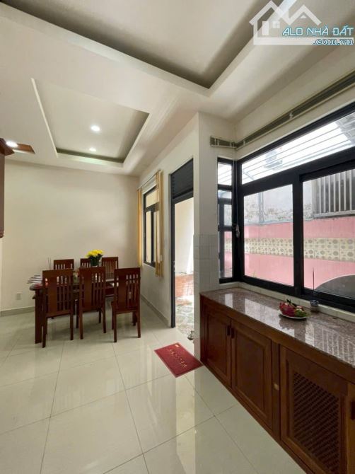 Cho thuê nhà trệt lầu KDC Nam Long 2 - Trang bị: 2 máy lạnh, 01 giường, 01 nệm, bàn ăn - 3