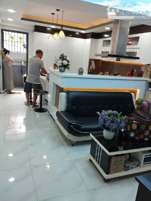 MT 3TẦNG HUỲNH THỊ HAI 6,9 TỶ CHO 76M2 DÀI 19M - 3