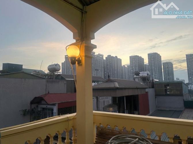 🏠Bán nhà Cầu Giấy - 70m x Mt 4.5M - 30m ra phố, ô tô gửi bãi cách 40m - 3