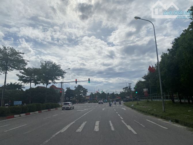 GẤP CẦN THANH KHOẢN LÔ GÓC ĐẠI MẠCH GIÁP ĐÈN ĐỎ CẦU THƯỢNG CÁT - 3