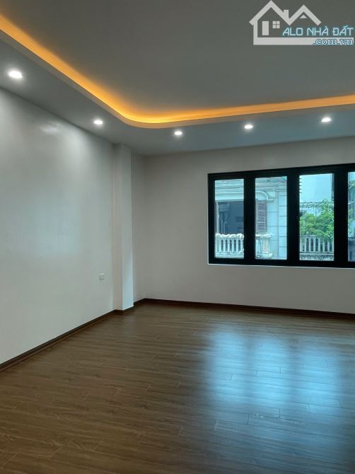 BÁN NHÀ LÔ GÓC 18,5 TỶ 50m 7 TẦNG MT 4,7m VỈA HÈ Ô TÔ TRÁNH KINH DOANH ĐỘI NHÂN BA ĐÌNH - 3