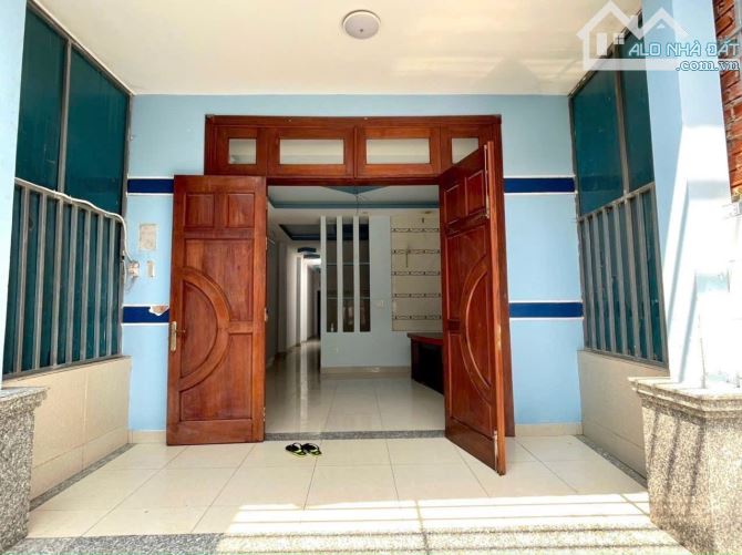 BÁN GẤP. NHÀ MẶT TIỀN GIÁ TRONG HẺM. VỊ TRÍ VÍP NGUYỄN THỊ NGÂU. SHR FULL THÔ - 3