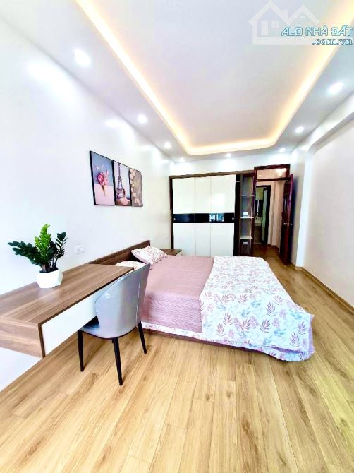 NGÕ RỘNG TRƯỚC NHÀ 3,5 m , Ô TÔ TRÁNH , ĐỖ CỔNG , FUL NỘI THẤT Ở LUÔN , CHỦ THIỆN CHÍ BÁN - 3