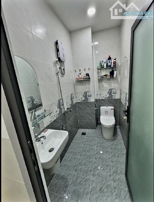 Bán nhà Hậu Giang ngay khu himlam ( 3,5 x 16 ) 4 tầng mới nội thất đẹp sát đường 6,7 tỷ. - 3