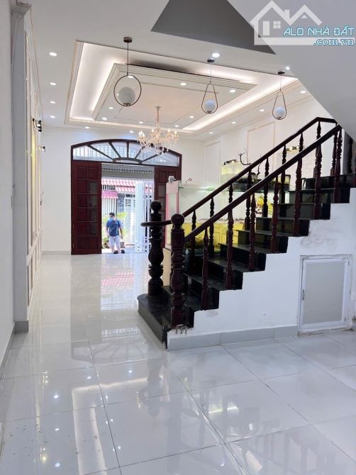🏡 BÁN NHÀ ĐẸP – Ô TÔ NGỦ TRONG NHÀ 📍 Lê Thị Chợ – Phú Thuận – Quận 7  💎 giá chỉ 9.5 T - 3