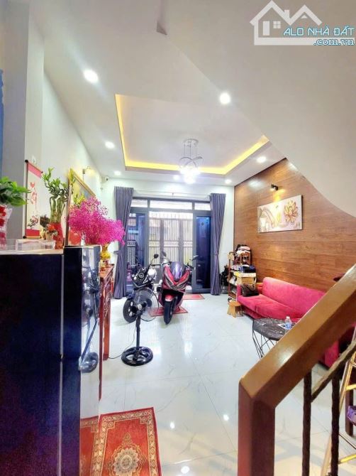 QUẬN 10, NHÀ ĐẸP LÔ GÓC, HẺM THÔNG, NGANG 5M, 43M2, GẦN MT TÔ HIẾN THÀNH, 7.5 TỶ - 3