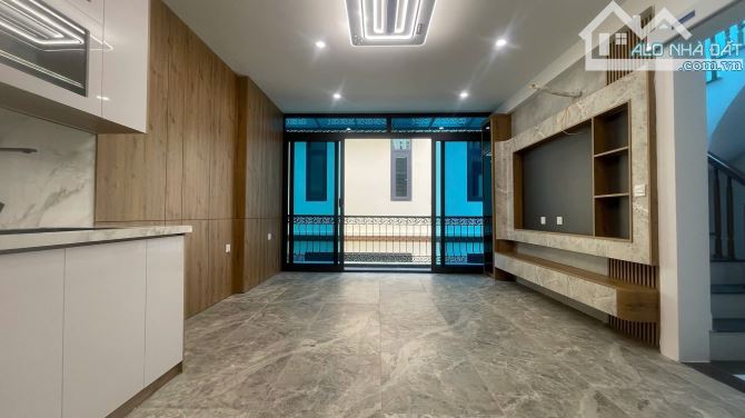 Nguyễn Ngọc Nại_Thanh Xuân_Nhà Mới Thang Máy_1 Nhà Ra Phố_oto _Dt 40m_7T_Mt5.9_Giá 17.1 Tỷ - 3