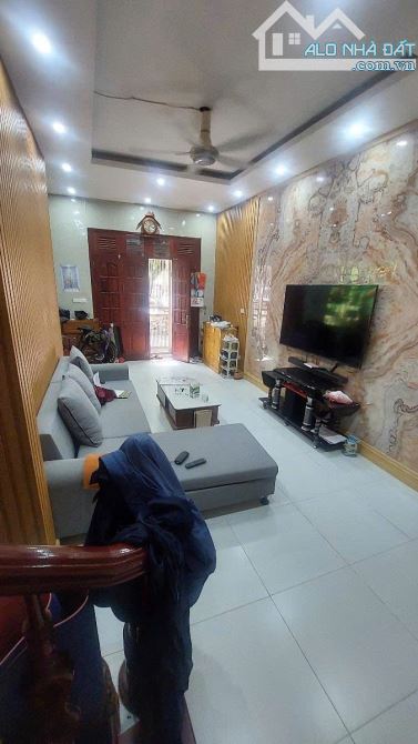 NHÀ DẪY B NGÔ QUYỀN QUANG TRUNG LÔ GÓC 2 THOÁNG OTO ĐỖ CỔNG MT RỘNG 4 TẦNG 50M 14,5 TỶ - 3