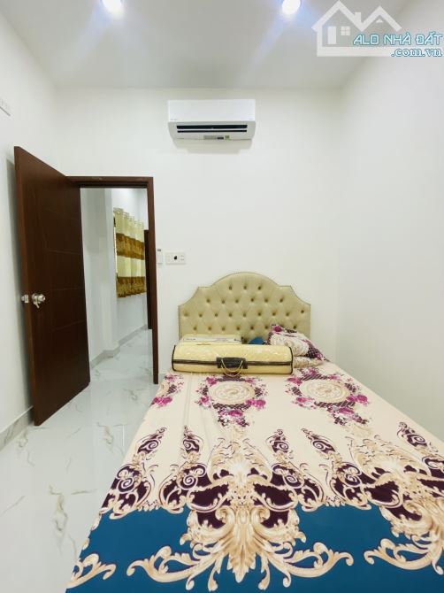 Bán nhà căn góc Lý Thái Tổ Q.10, 4 tầng, full nội thất, có cửa hậu, nhích 5 tỷ - 3