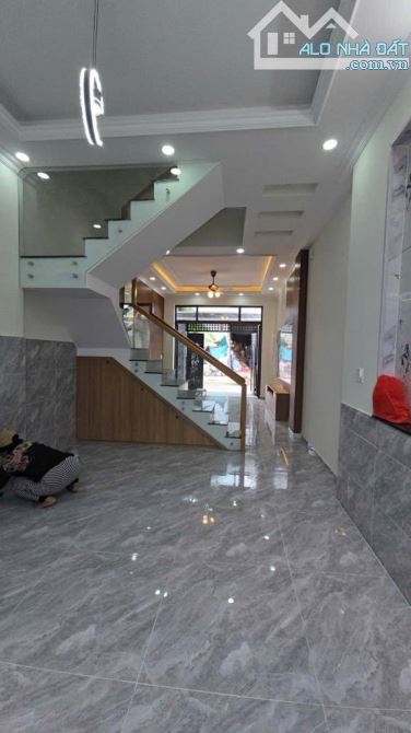 🏡 NHÀ ĐẸP 3 TẦNG HIỆN ĐẠI,ĐƯỜNG XE HƠI,NỘI THẤT CAO CẤP 4PN,3WC NHỈNH 5 TỶ - 3
