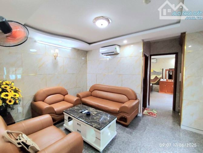 Bán khách sạn Phường 10 Gò Vấp, Góc 5 tầng, thu gần 200tr.th, Phan Văn Trị, 19.x tỷ - 3