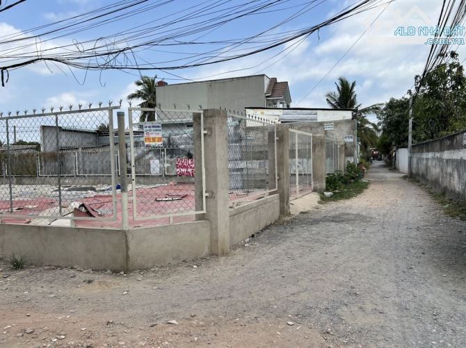 Bán đất biệt thự đường Nguyễn Thị Định Quận 2 cũ P. Thạnh Mỹ Lợi gần chợ (732m2) 57 tr/m2 - 3