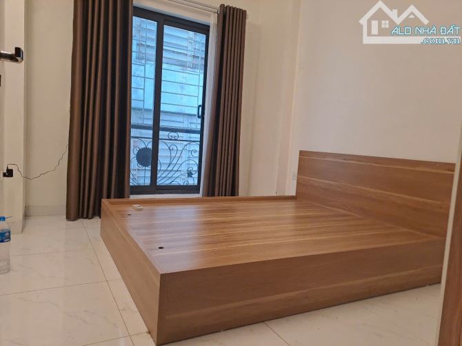 Cho thuê nhà riêng Ngọc Thuỵ , p.Ngọc Thuỵ ,Q. Long Biên , DT 40m2 x 5 tầng nhà mới 10tr - 3