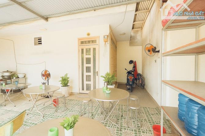 Bán Nhà Hóc Môn - 140M2 (18 x 9.5 ) - 3Tầng - Đường 10M- Chỉ 4 Tỷ. - 8