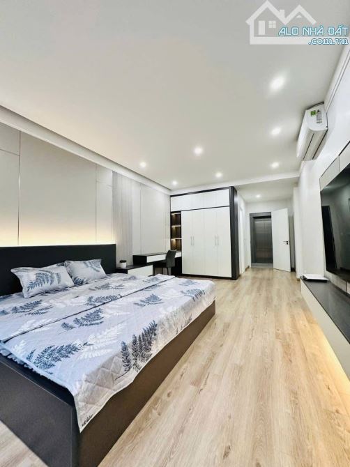 Cần bán nhà phố Cầu Diễn - Phú Diễn 42m2 5 tầng 5,2 mặt tiền - 4