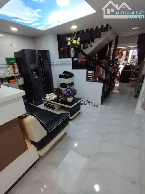 MT 3TẦNG HUỲNH THỊ HAI 6,9 TỶ CHO 76M2 DÀI 19M - 4