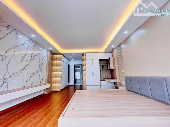 20 tỷ Phân Lô Bộ Công An - Bùi Xương Trạch - Thanh Xuân - 50m2 x 6T - Thang Máy - MT 4.5m - 4