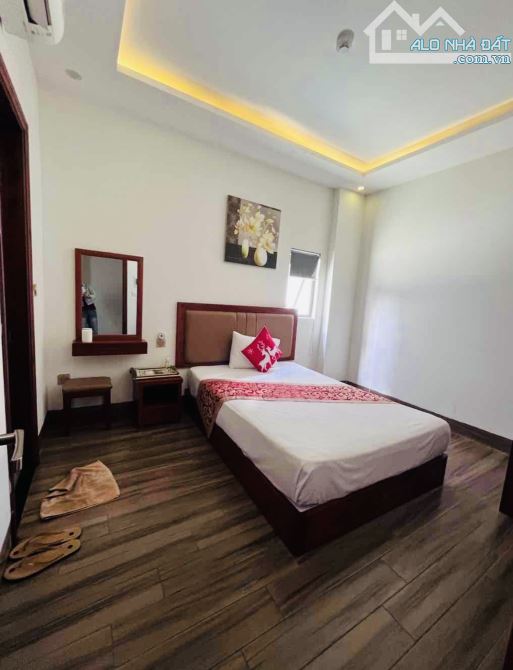BÁN KHÁCH SẠN 8 TẦNG MẶT TIỀN PHAN LIÊM  90M  - 19 PHÒNG  - CÁCH BIỂN 50M  - 29 TỶ - 4