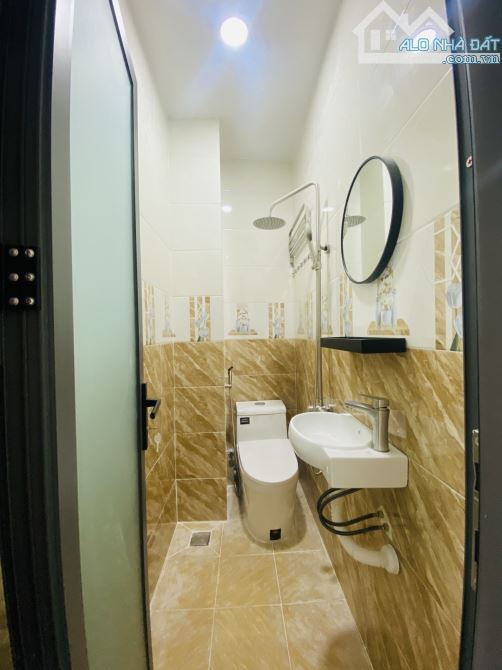 Bán nhà căn góc Lý Thái Tổ Q.10, 4 tầng, full nội thất, có cửa hậu, nhích 5 tỷ - 4