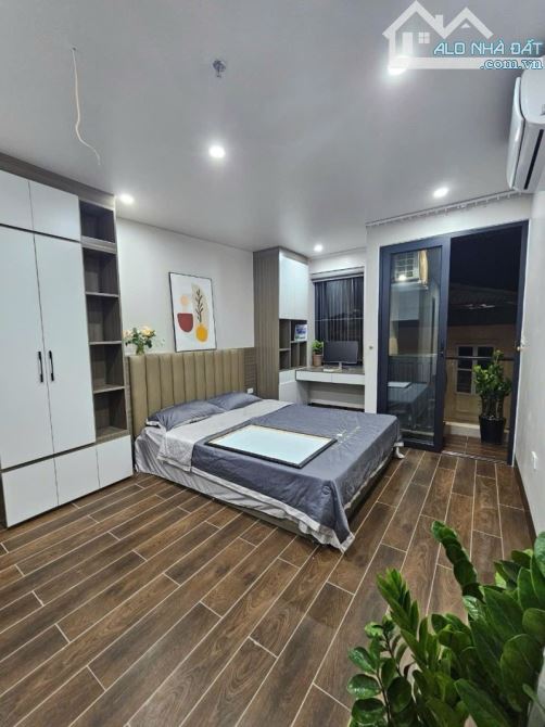 Nhà đẹp Xuân Thuỷ, 3 mặt thoáng, ô tô dừng đỗ, mặt phố kinh doanh, 140m2 32 tỷ - 4