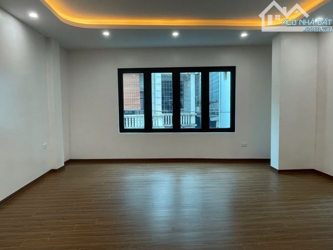 BÁN NHÀ LÔ GÓC 18,5 TỶ 50m 7 TẦNG MT 4,7m VỈA HÈ Ô TÔ TRÁNH KINH DOANH ĐỘI NHÂN BA ĐÌNH - 5