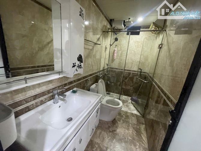 🏠 Đàm Quang Trung _ Long Biên, Hàng xóm AEON 45m² × 5 tầng thang máy – Full nội thất 💰 N - 5