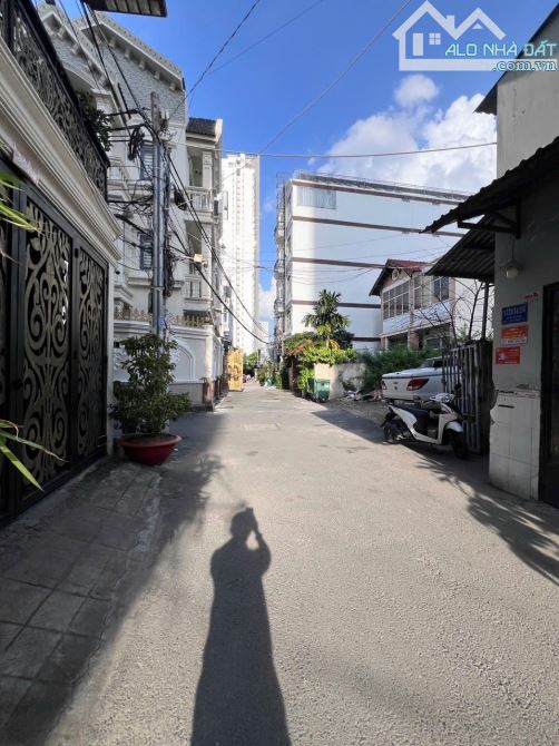 🏡 BÁN NHÀ ĐẸP – Ô TÔ NGỦ TRONG NHÀ 📍 Lê Thị Chợ – Phú Thuận – Quận 7  💎 giá chỉ 9.5 T - 5
